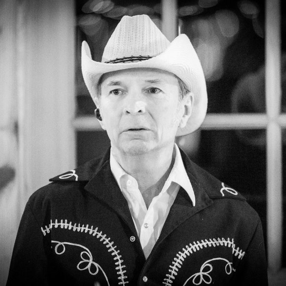 Meet your Posher, William - Picture 2 of 2